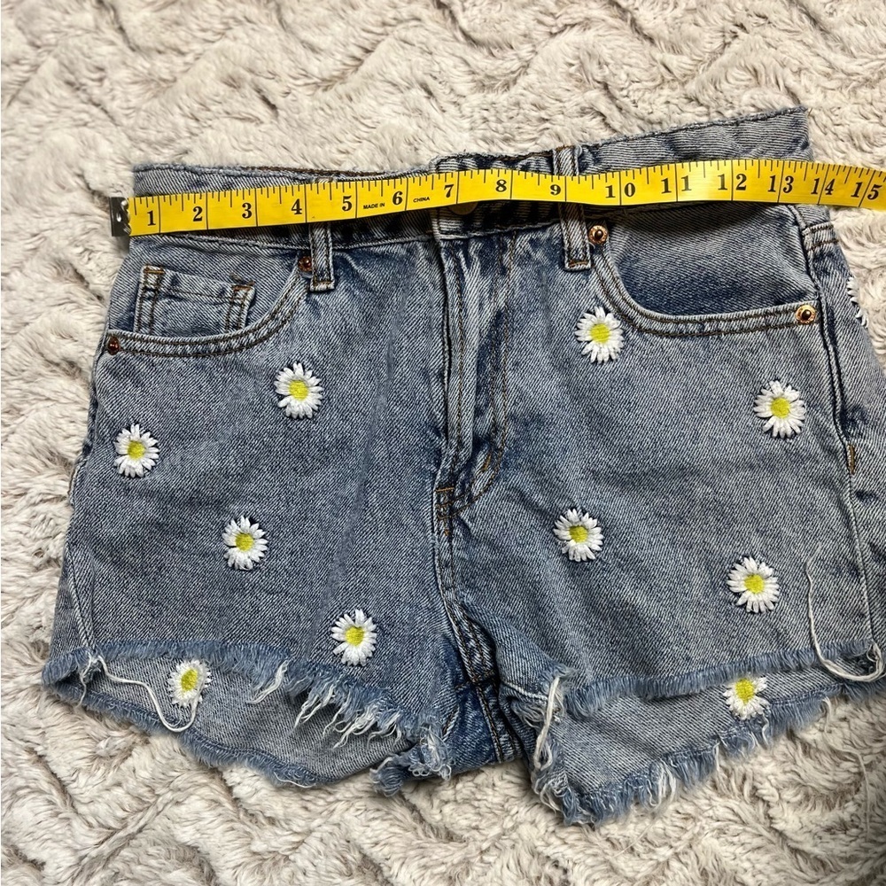 SONG  High Rise Embroidered Denim Shorts Boho Summer Beach 
Size 3/26 - Picture 3 of 5